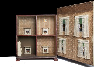 Lot 12 - An early 20th century G & J Lines box back dolls’ house No 13