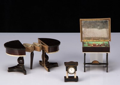 Lot 80 - Three Waltershausen-type dolls’ house pieces
