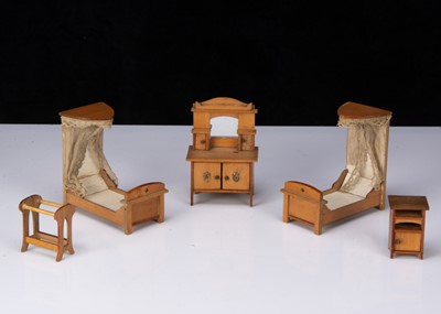 Lot 81 - A German dolls’ house bedroom set