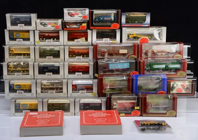 Lot 17 - 1:76 Scale Diecast Vintage Vehicles (35)