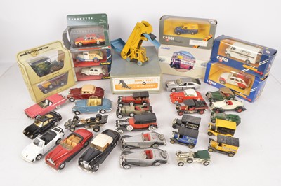 Lot 189 - Modern and Postwar Diecast Vehicles (30+)