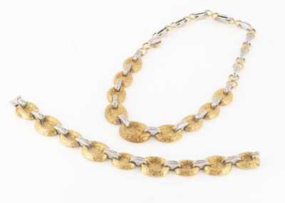 Lot 117 - An 18ct gold modernist necklace and bracelet set
