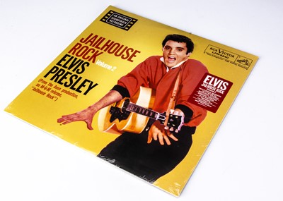Lot 8 - Elvis Presley LP