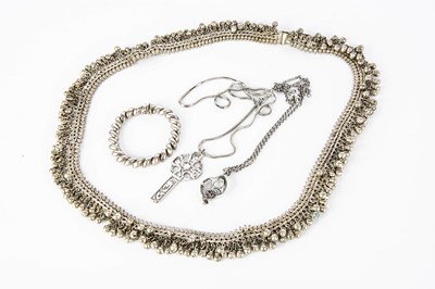 Lot 12 - A collection of silver and white metal jewellery