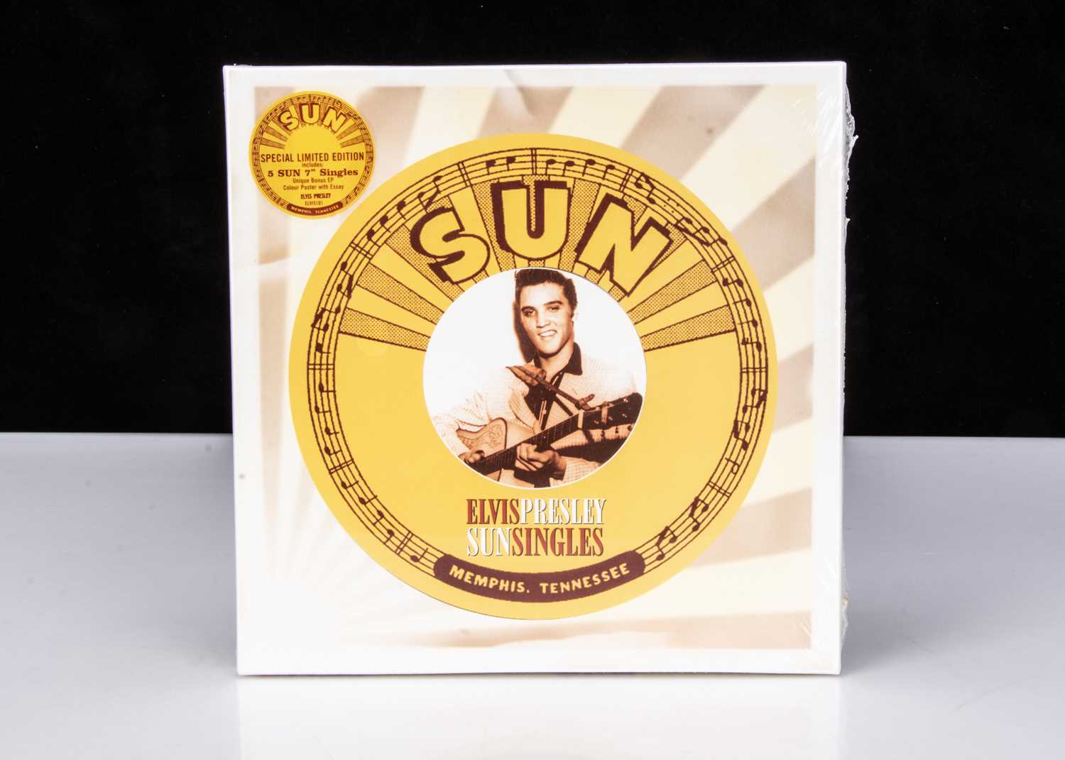 Lot 17 - Elvis Presley Box Set