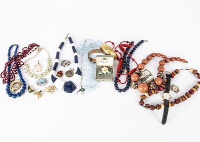 Lot 124 - A quantity of silver and costume jewellery