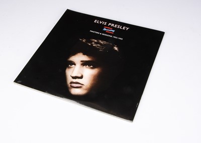 Lot 152 - Elvis Presley LP