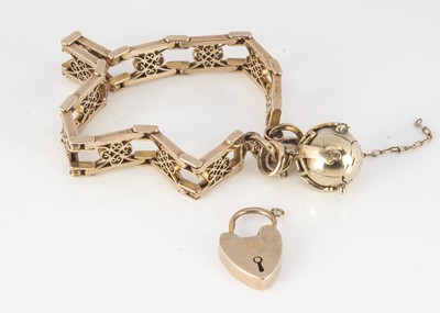 Lot 151 - An Art Deco 9ct gold rectangular pierced linked bracelet
