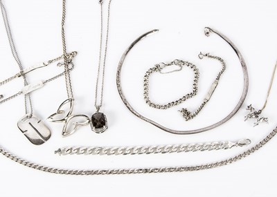 Lot 165 - A good collection of silver bracelets and necklaces