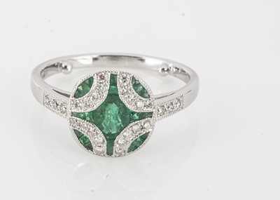 Lot 198 - A contemporary Art Deco style tablet ring