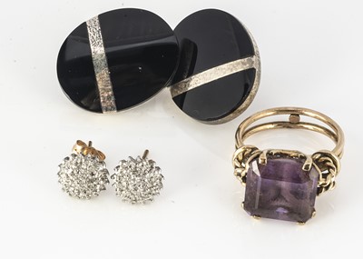 Lot 208 - A 9ct gold amethyst dress ring