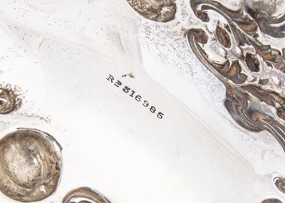 Lot 459 - A George V silver centrepiece by WB Ld