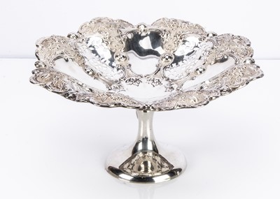 Lot 459 - A George V silver centrepiece by WB Ld