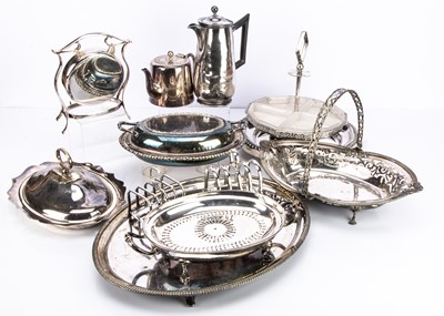 Lot 466 - Two boxes of silver plated items and several small silver items