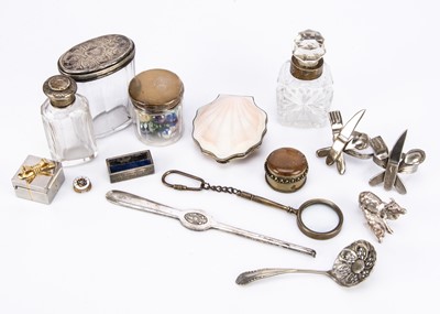Lot 481 - A collection of works of art