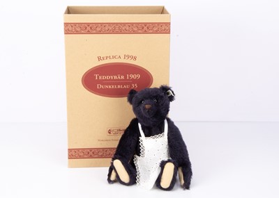 Lot 20 - A Steiff limited edition 1909 replica teddy bear
