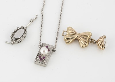 Lot 244 - A collection of gold clasps