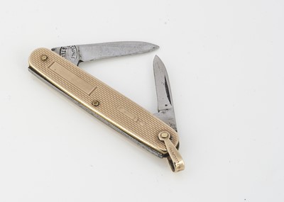 Lot 245 - A 9ct gold cased pocket penknife