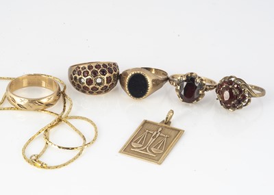 Lot 292 - A quantity of miscellaneous gold