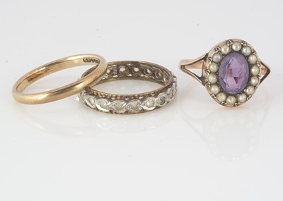 Lot 307 - A 9ct gold D shaped wedding band