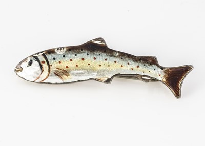 Lot 318 - An early 20th century silver and gold enamel salmon brooch