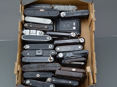 Lot 26 - A Tray of Folding Cameras