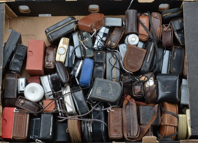 Lot 51 - A Tray of Light Meters