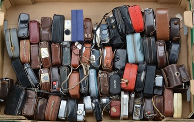 Lot 52 - A Tray of Light Meters