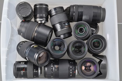 Lot 277 - A Tray of AF Lenses