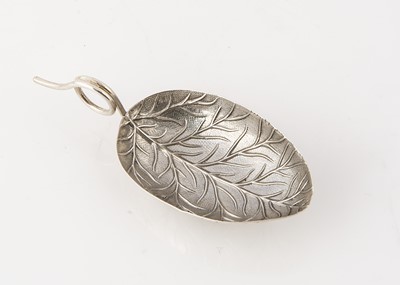 Lot 427 - A George III period silver tea caddy spoon
