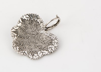 Lot 429 - A George III period silver tea caddy spoon
