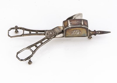 Lot 456 - A pair of George III silver candle snuffer scissors