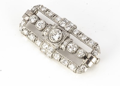 Lot 64 - A 14ct white gold Art Deco openwork rectangular brooch