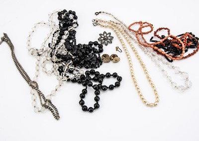 Lot 16 - A small group of jewellery