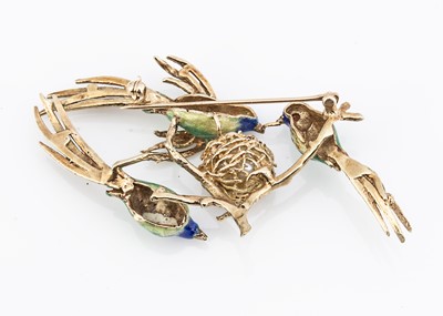 Lot 46 - A continental gold seed pearl and enamel bird brooch