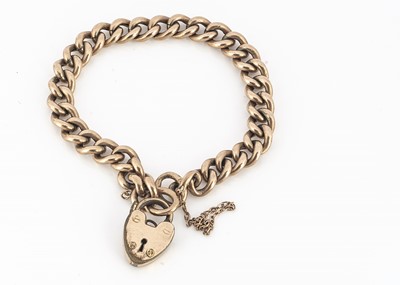 Lot 86 - A 9ct gold curb linked bracelet