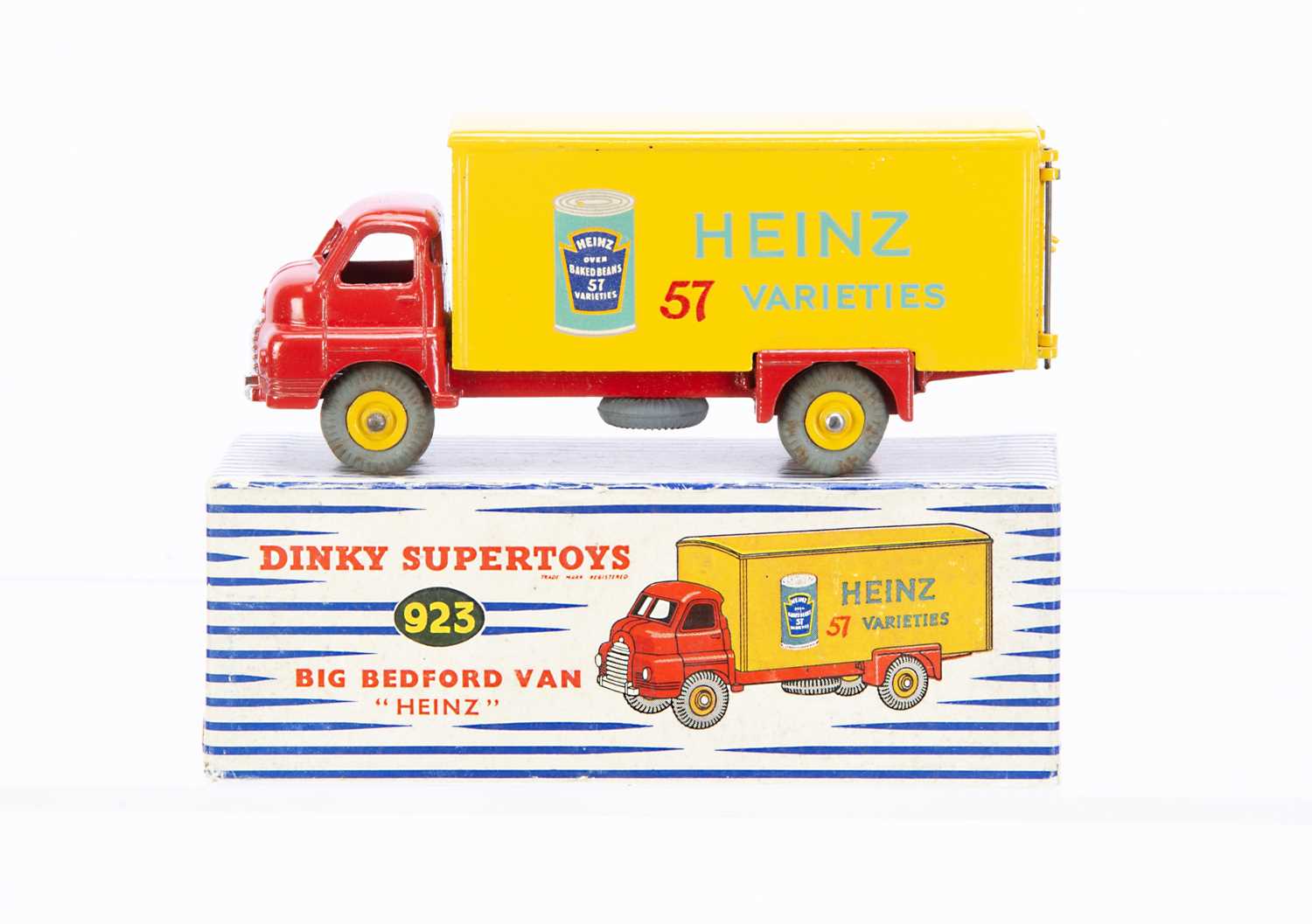 Lot 21 - A Dinky Supertoys 923 Big Bedford 'Heinz' Van