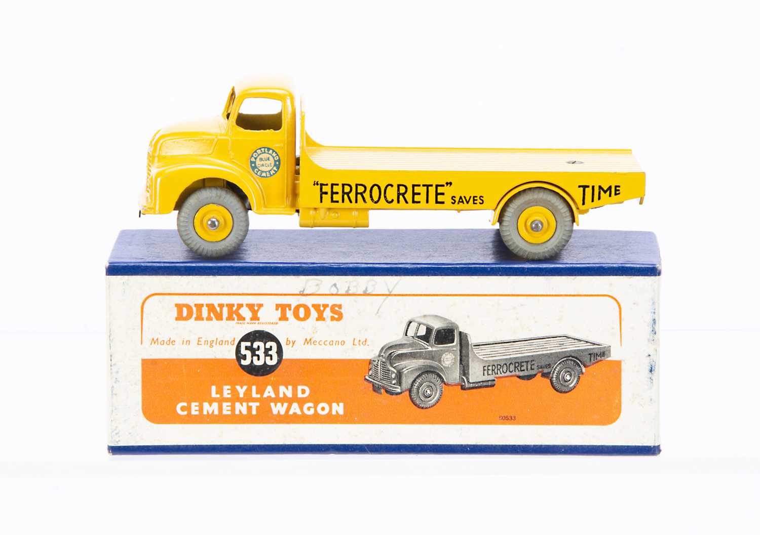 Lot 24 - A Dinky Toys 533 Leyland Cement Wagon