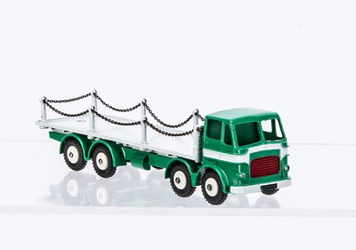 Lot 30 - A Dinky Supertoys 935 Leyland Octopus Flat Truck With Chains