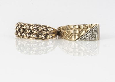 Lot 351 - A 9ct gold keepers ring