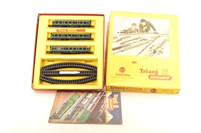 Lot 84 - Tri-ang Railways TT Gauge  T7 BR green DMU Train Set