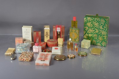 Lot 516 - A collection of vintage perfume bottles