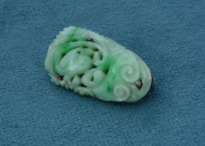 Lot 271 - A certificated Chinese jadeite jade carved panel brooch