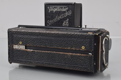 Lot 95 - A Voigtländer Stereflektoskop 4 x 107mm Camera