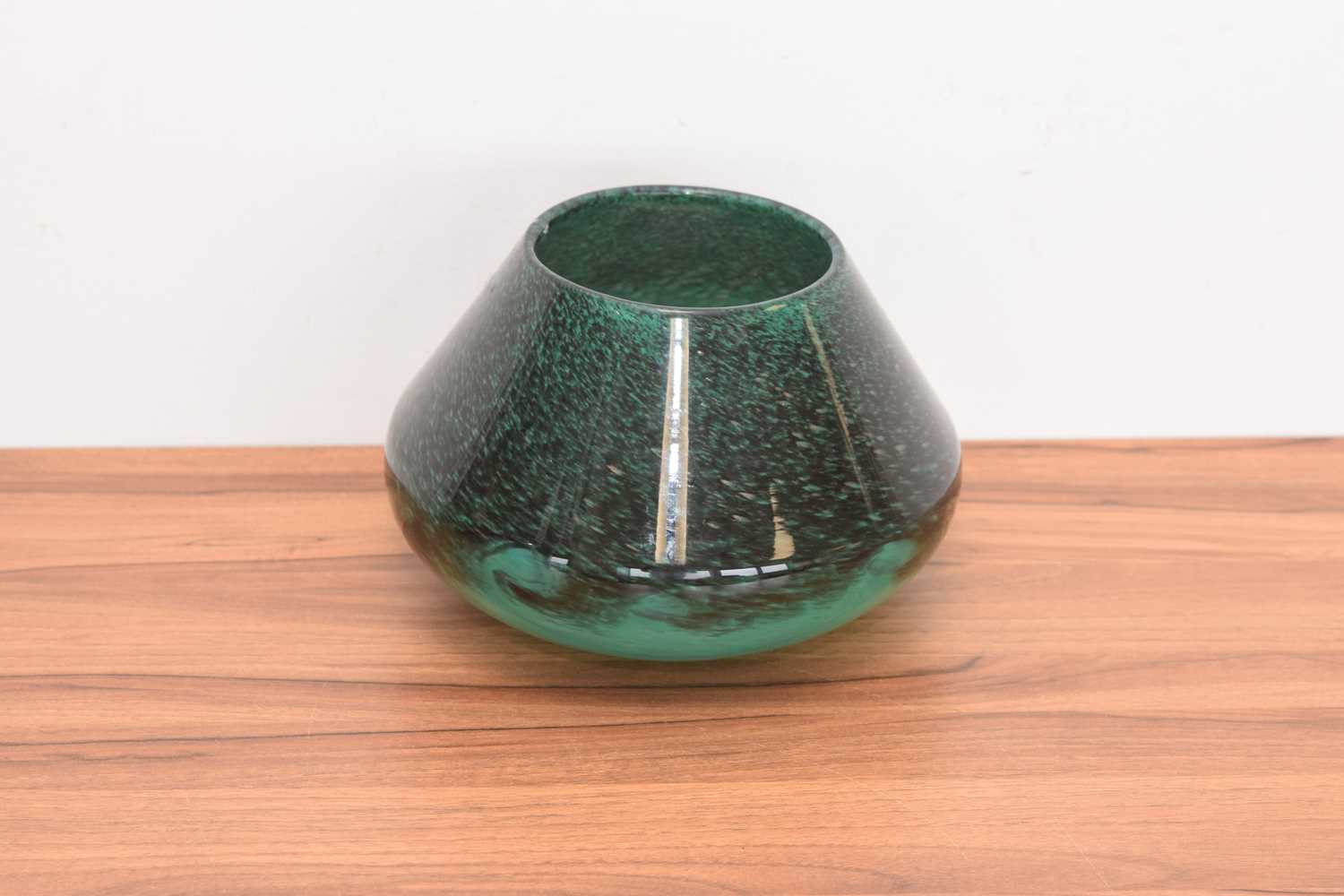 Lot 286 - An art deco glass vase