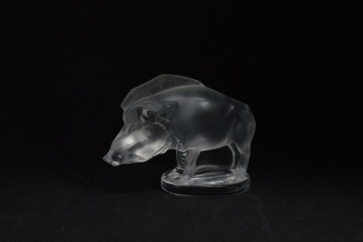 Lot 119 - A Lalique glass wild bore