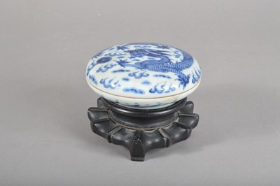 Lot 124 - An early 20th century Chinese blue and white decorated porcelain ink pot and cover