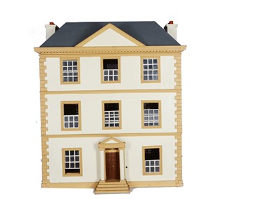 Lot 560 - A recent Georgian style dolls’ house