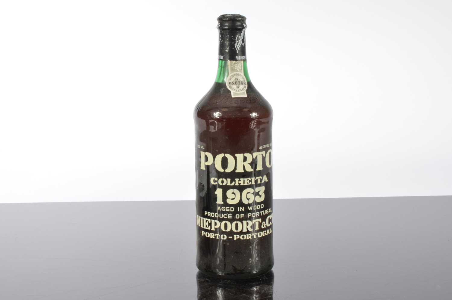 Lot 62 - One bottle of Niepoort 1963 Colheita Port