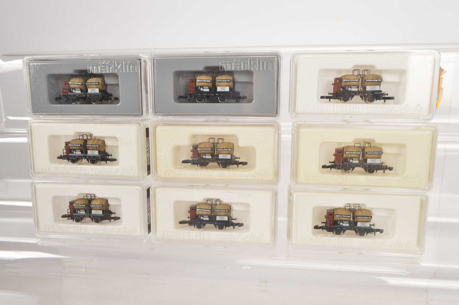Lot 5 - Marklin Mini Club Z Gauge German Wine Barrel Freight Wagons (9)